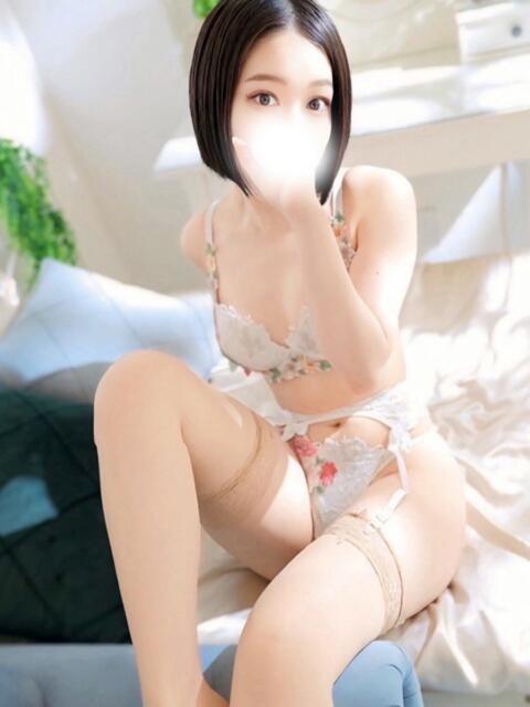 こはく（元CA×プレミアム美女 ハニービー（Honey Bee）（デリヘル）