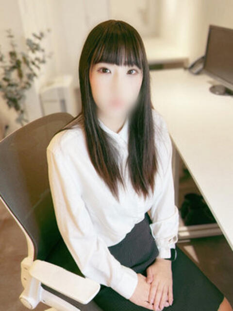 片瀬るみ e女商事 池袋店（ホテヘル＆デリヘル）