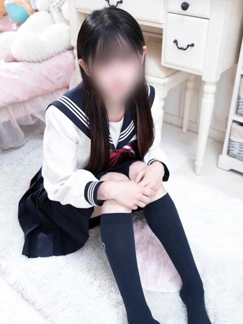 りん 新宿・本格コスプレ素人アイドル学園イメクラ「新入生」（デリヘル）