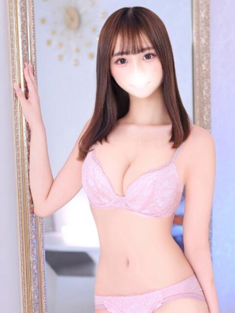 えみり★衝撃！天然爆乳Hカップ Chloe錦糸町店 S級素人清楚系デリヘル（デリヘル）