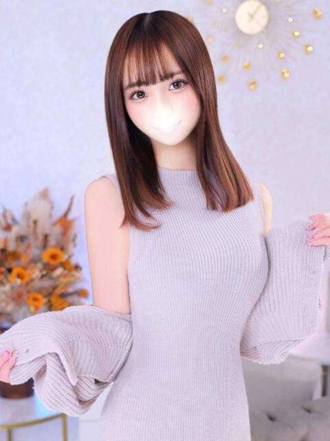 えみり★衝撃！天然爆乳Hカップ Chloe錦糸町店 S級素人清楚系デリヘル（デリヘル）