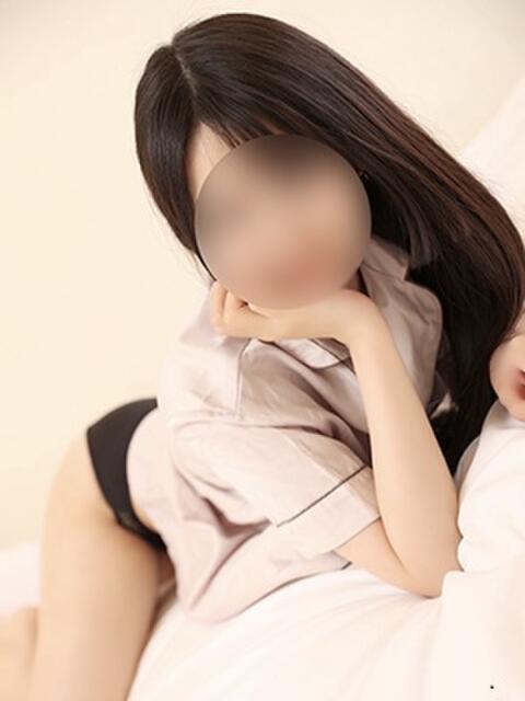 五反田いのり 赤坂添い寝女子（派遣型オナクラ＆手コキ）