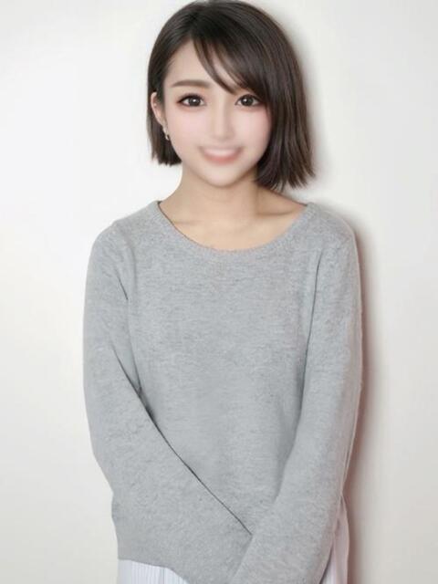 ななこ♪小柄でキュート 女子大生専門店白百合（デリヘル）