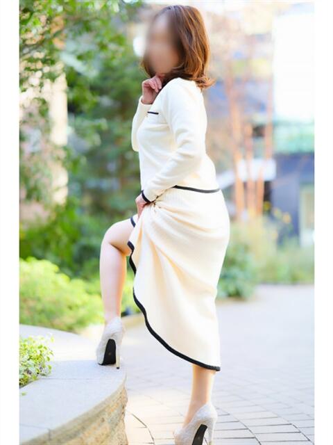 えいみ 奥鉄オクテツ東京店（デリヘル市場）（駅待ち合わせ型人妻デリヘル）