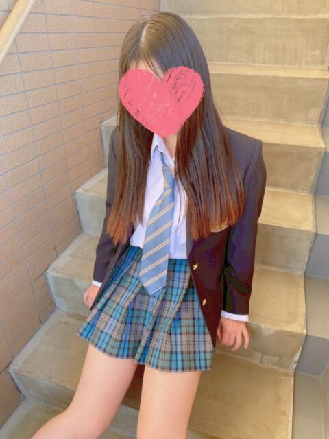 新入生 ももな 青チェと赤チェ（派遣型オナクラ＆リフレ）