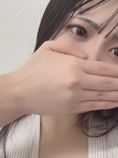 新入生 ももな 青チェと赤チェ（派遣型オナクラ＆リフレ）