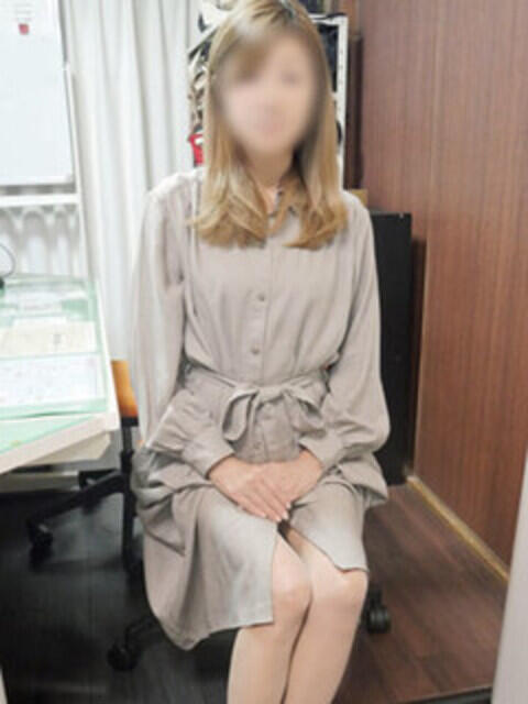 河本 誘惑マル秘ミセス（人妻デリヘル）