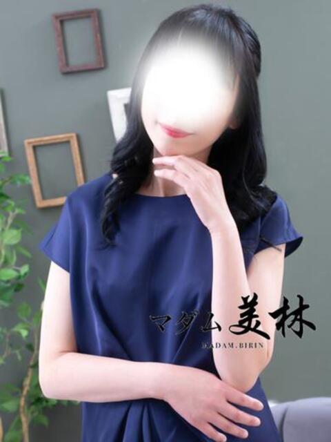 乙川　ゆな マダム美林　札幌店（人妻ヘルス）