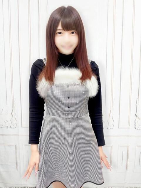 まふゆ☆F乳純白娘☆ 新橋女子大生図鑑（デリヘル）