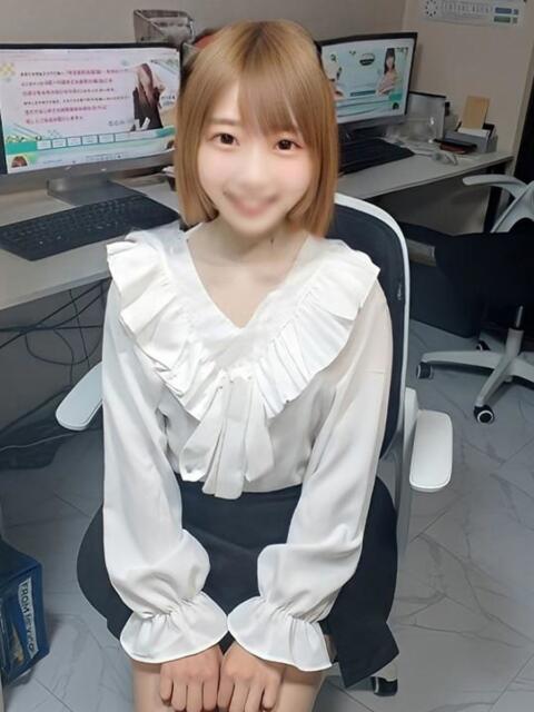 ゆめ　合法ロリの最終兵器 渋谷業界未経験（素人系デリヘル）