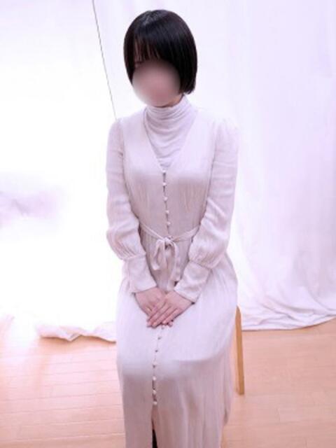 ましろ ももいろCLUB（ホテヘル(オナクラ＆手コキ)）