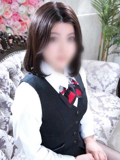 ゆきな 新宿・本格コスプレ美人秘書オフィスイメクラ「秘書課女子」（デリヘル）