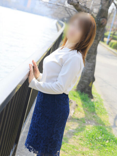 みつき 奥鉄オクテツ大阪（駅待ち合わせ型人妻デリヘル）