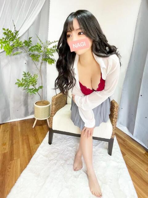 なぎ 脱がされたい人妻 厚木店(人妻系デリヘル)