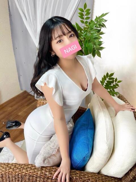 なぎ 脱がされたい人妻 厚木店(人妻系デリヘル)