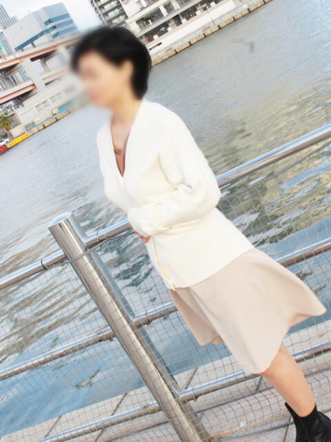 みどり 完熟ばなな神戸・三宮店（待ち合わせ型熟女デリヘル）