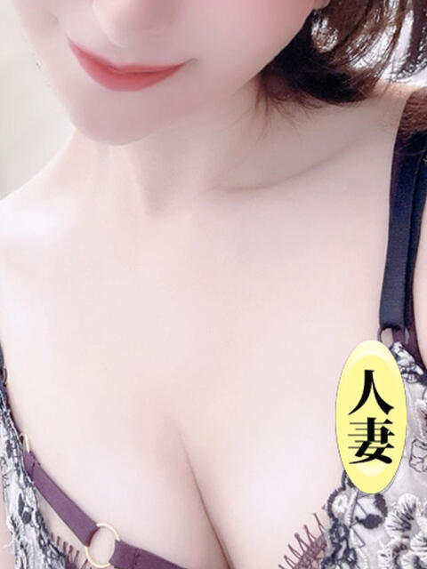 琥珀きら 人妻コレクション（【非風俗】メンズエステ）