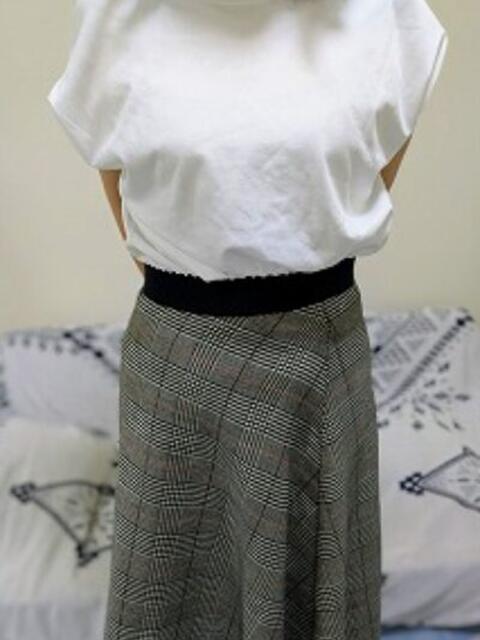 《新人》　葵　(アオイ) バードムーン（人妻デリヘル）