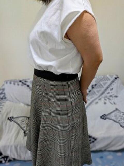 《新人》　葵　(アオイ) バードムーン（人妻デリヘル）