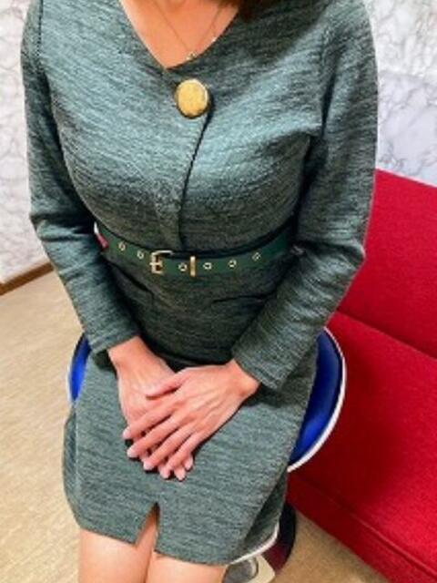 綾美　(アヤミ) バードムーン（人妻デリヘル）