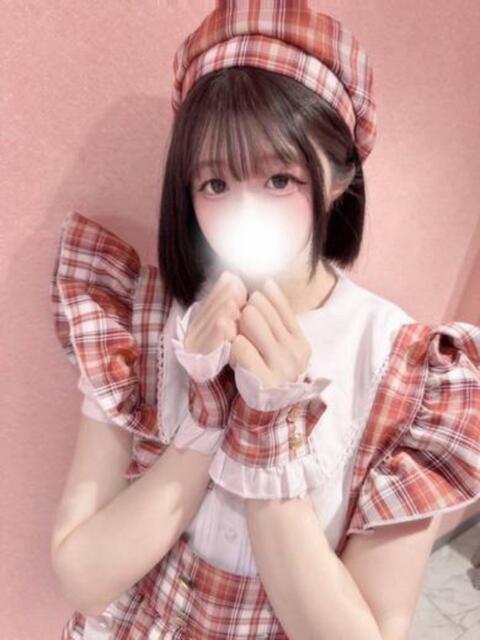 ロリ系長身変態えりかちゃん ロイヤル　アテンダー（デリヘル）