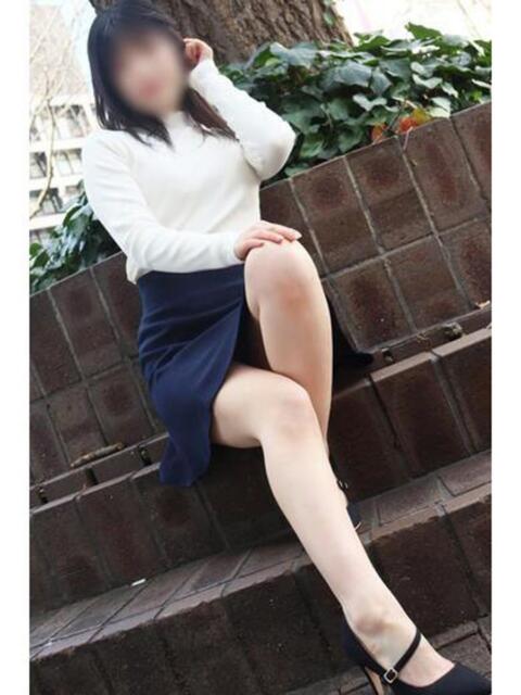 りな 逢って30秒で即尺(人妻・熟女待ち合わせデリヘル)