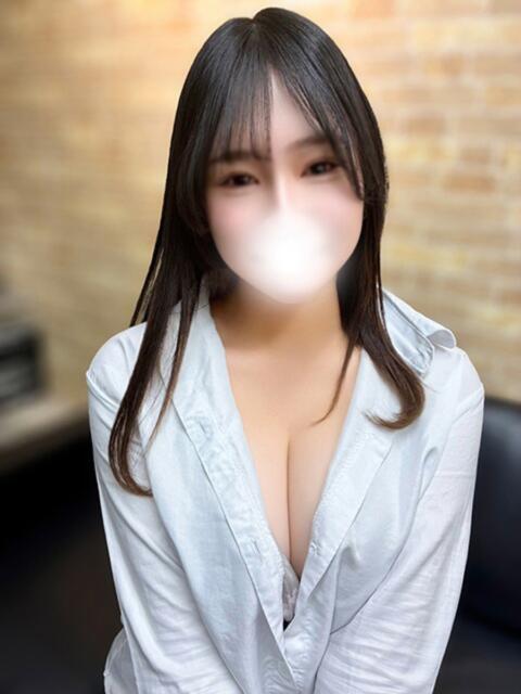 うい 白い巨乳（ホテヘル）