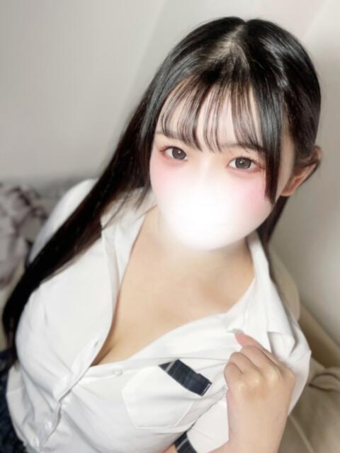 りお とある風俗店♡やりすぎさーくる新宿大久保店♡で色んな無料オプションしてみました（デリヘル）