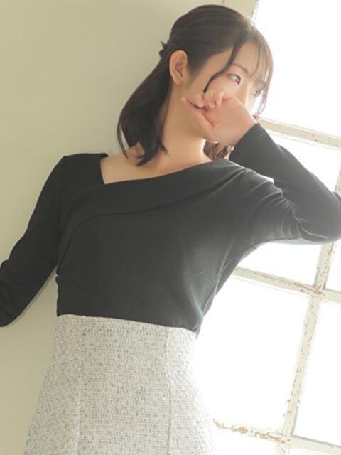 幾田 しおり 亭主関白日本橋店（人妻系ホテヘル）