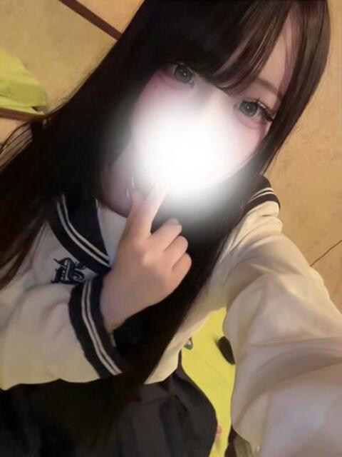 18歳ロリ素人みにちゃん ロイヤル　アテンダー（デリヘル）