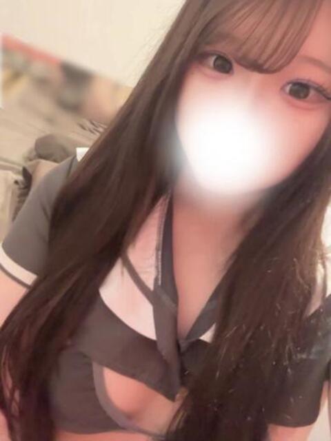 18歳ロリ素人みにちゃん ロイヤル　アテンダー（デリヘル）