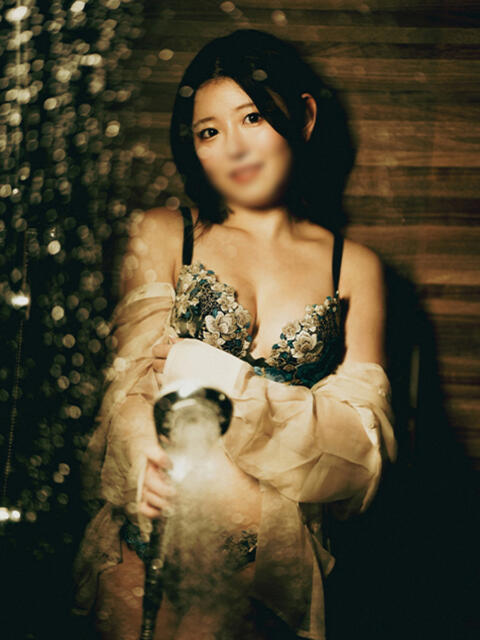 えみ 梅田人妻秘密倶楽部(出張M性感)