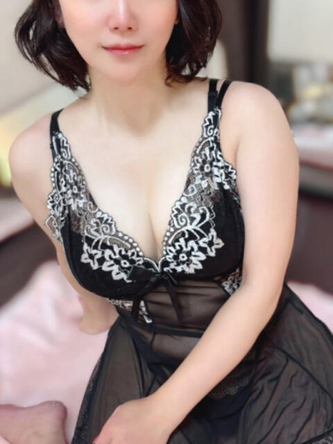 秋月すずか ミセスファンタジー（【非風俗】メンズエステ）