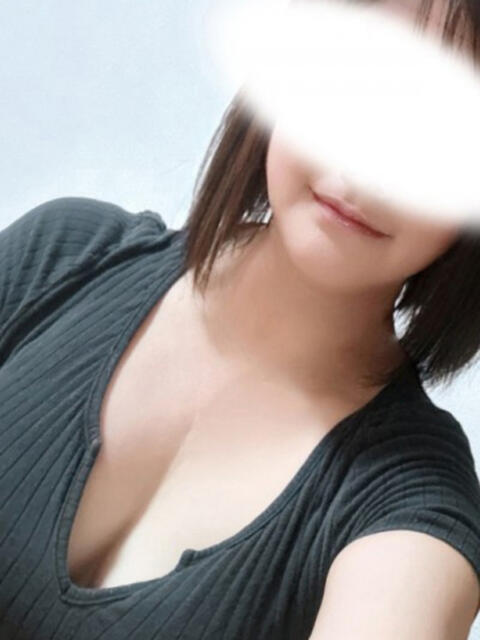 愛川すずね ミセスファンタジー（【非風俗】メンズエステ）