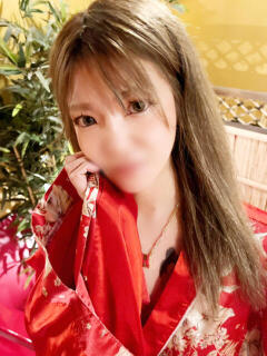 みなみ 紅(くれない)（池袋/おっパブ・セクキャバ）