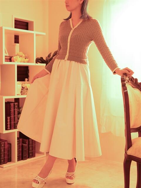 成嶋 瞳子 熟女・人妻マダム宮殿（デリヘル）