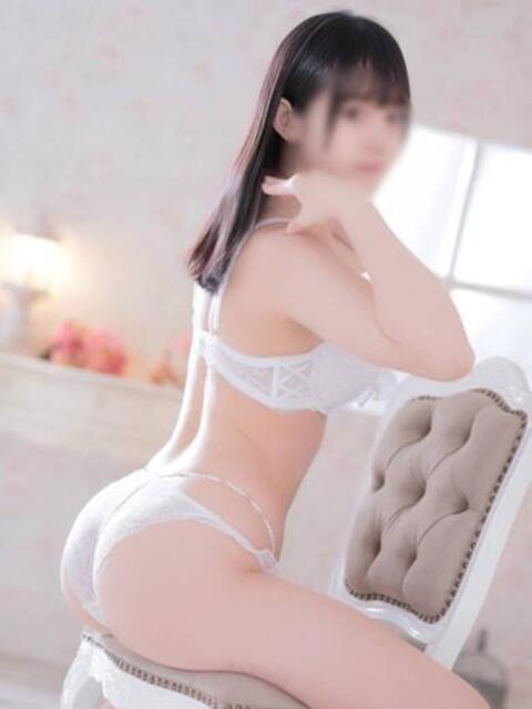 吉住　りおな服飾専門学生美少女 ファーストクラス ルビー（ソープランド）