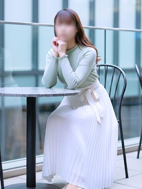 恵里奈 ミセスラウンジ東京（人妻系デリヘル）