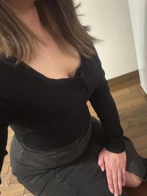 新人◆畠山 人妻宅急便（人妻系デリヘル）