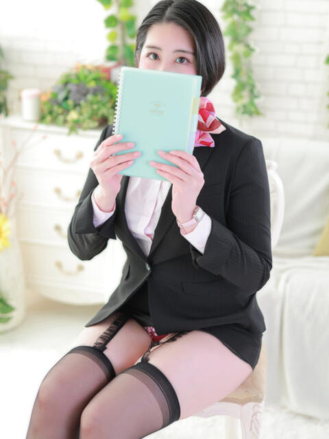 コナツ秘書 秘書の品格 クラブアッシュ ヴァリエ（ファッションヘルス）