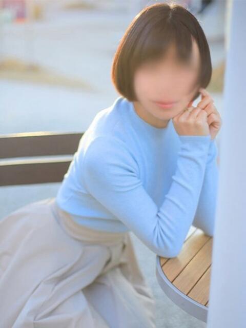 なつき CELEB FACE FUKUOKA（人妻デリヘル）