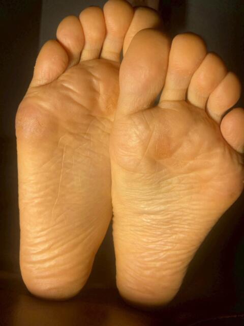 新山かおり 踏み活（足フェチ特化型風俗店）