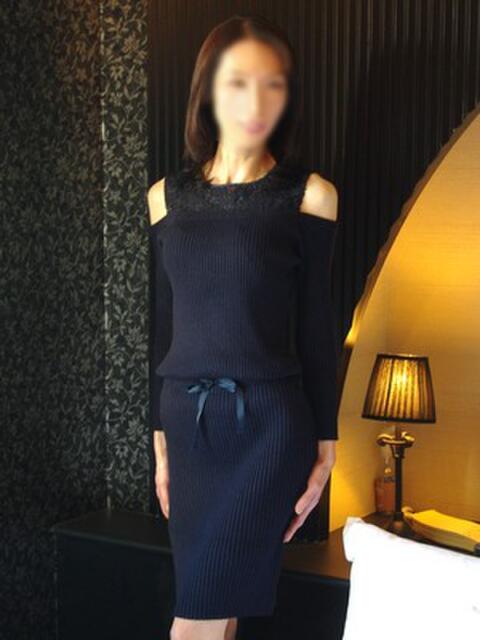 岡田美咲 派遣妻（はけんづま）（待ち合わせ型人妻専門デリヘル）