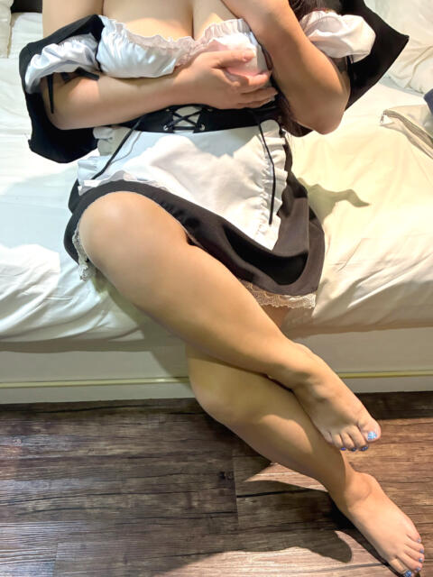 菜々花-ななか- 艶ドレス（人妻デリヘル）