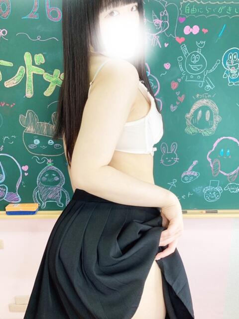 すもも 新宿ハンドメイド（手コキ・オナクラ）