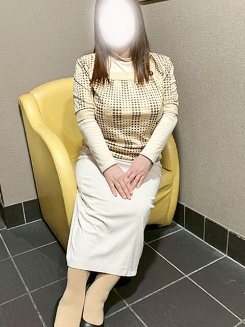 朝比奈 亜里砂 熟女紹介センター（熟女デリヘル）