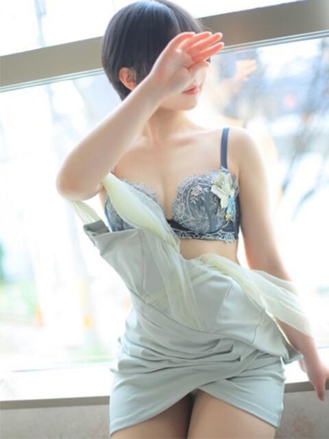 ちよ　高身長ロリ系若妻 CELEB FACE NAKASU（人妻ソープランド）