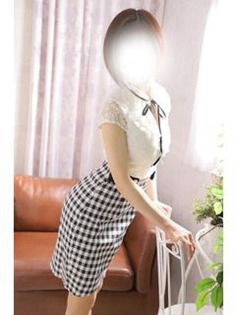 新人Mrs.実々 禁断のMrs.CLUB（人妻デリヘル）