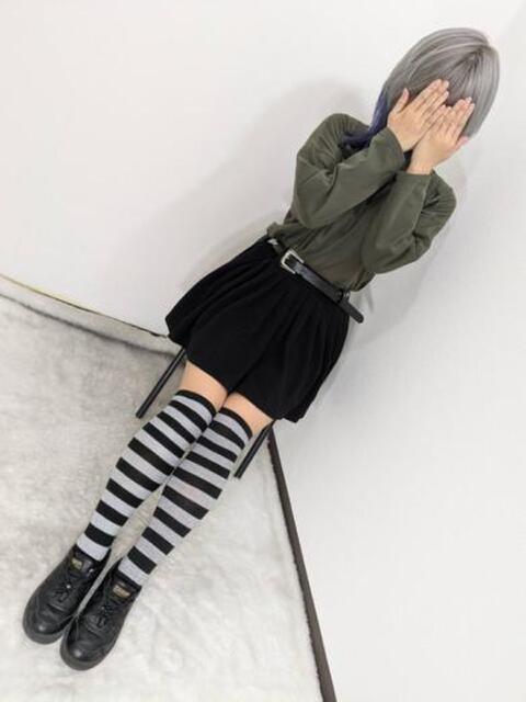 なぎ 池袋しろパラ(ホテヘル(手コキ・オナクラ))