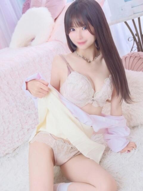 みり E+アイドルスクール新宿・歌舞伎町店（デリヘル）